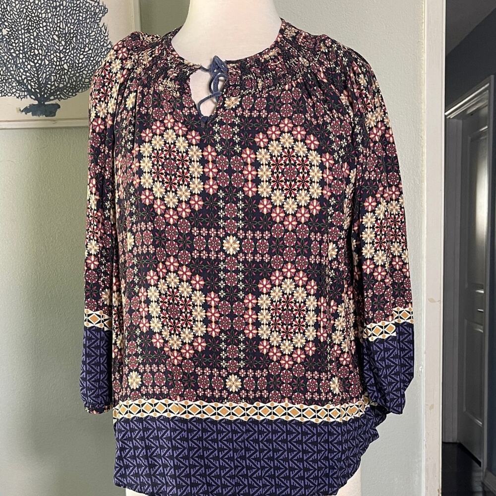 Elegant Women's Blouse with Geometric Floral Design